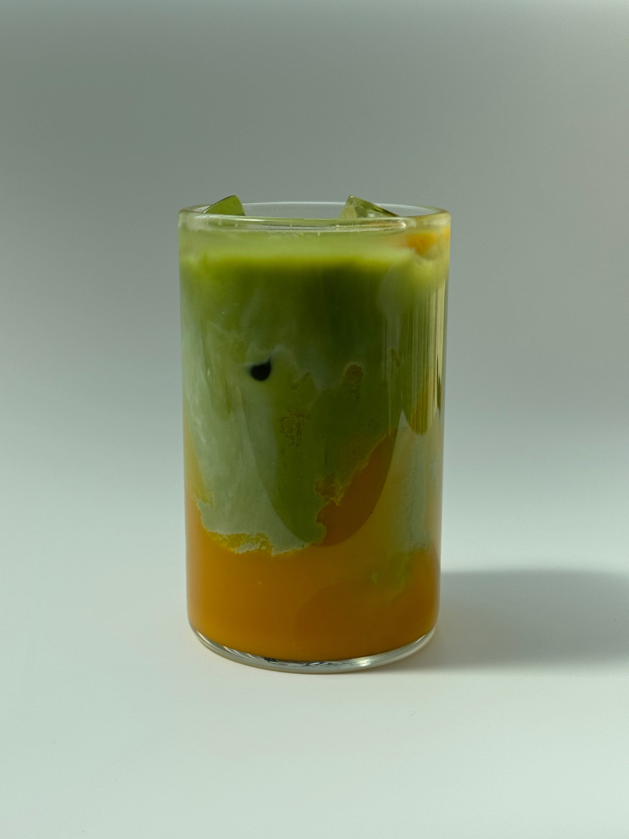 ICED MANGO MATCHA -  fruchtig und frisch